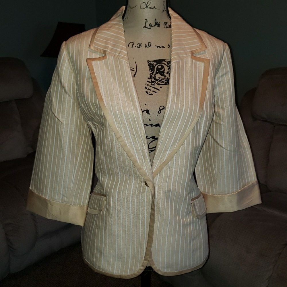 New Emma James Pants Suit - Picture 2 of 8